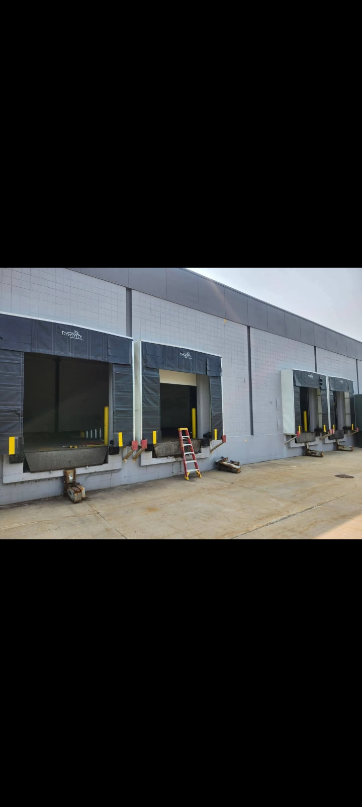 Warehouse loading dock service